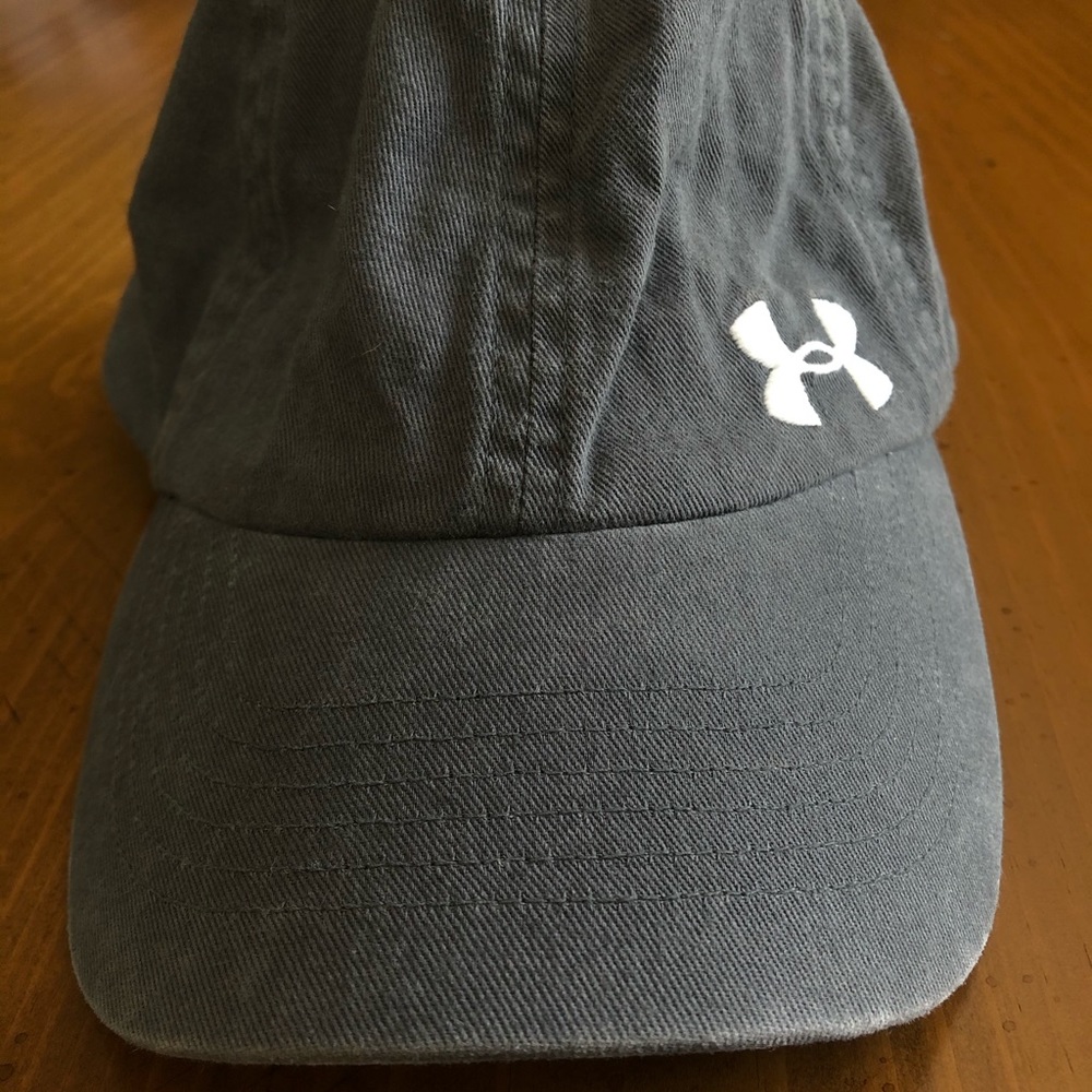 UNDER ARMOUR BASEBALL CAP